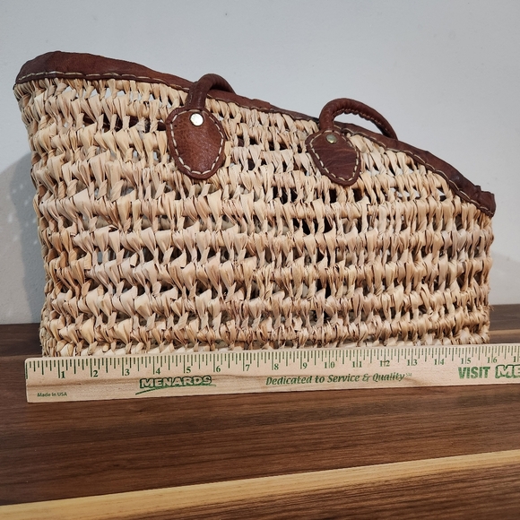 Vintage Woven Wicker Straw Market Large Basket Top Handles Leather Trim - Picture 11 of 14